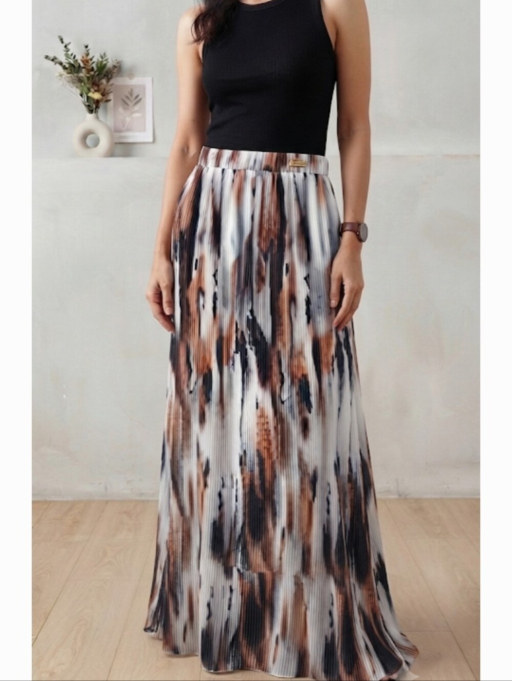 Zoya Pleated Maxi Skirt in White, Brown & Black Brushprint
